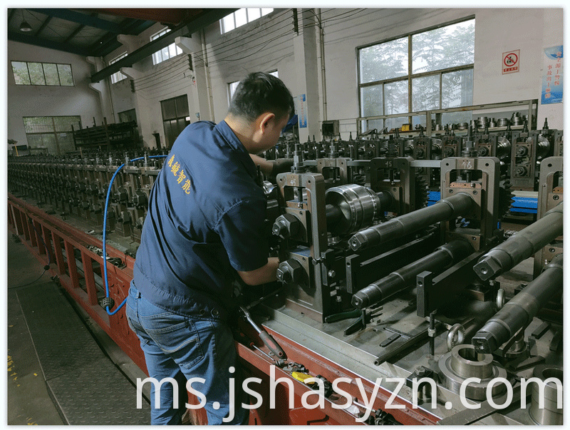 Reinforcing Rib Forming Machine